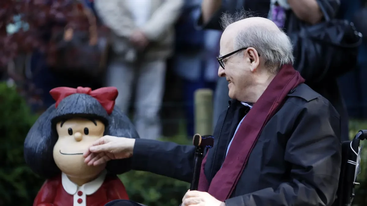 Más Madrid propone homenajear a Quino con una placa en la plaza de la Paja
