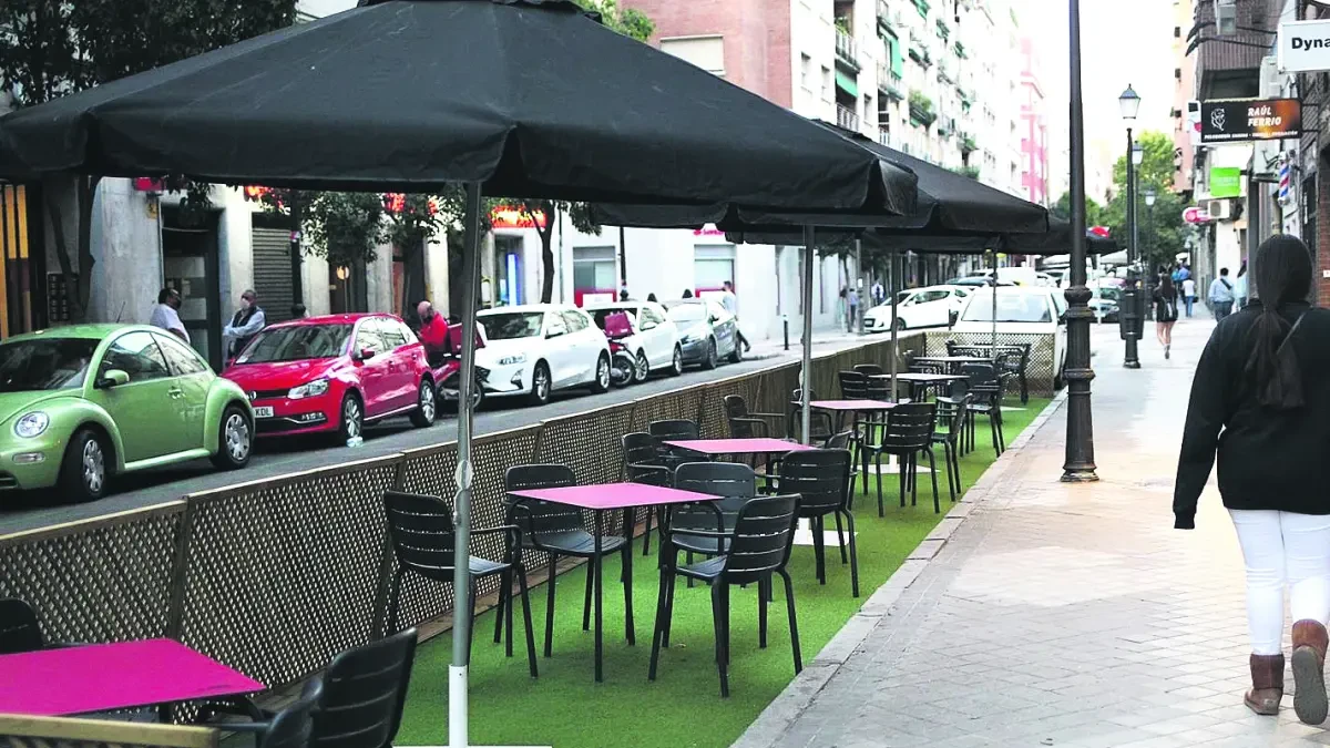 El Ayuntamiento de Madrid dice que solo bloquea 475 plazas verdes y que las ha compensado todas