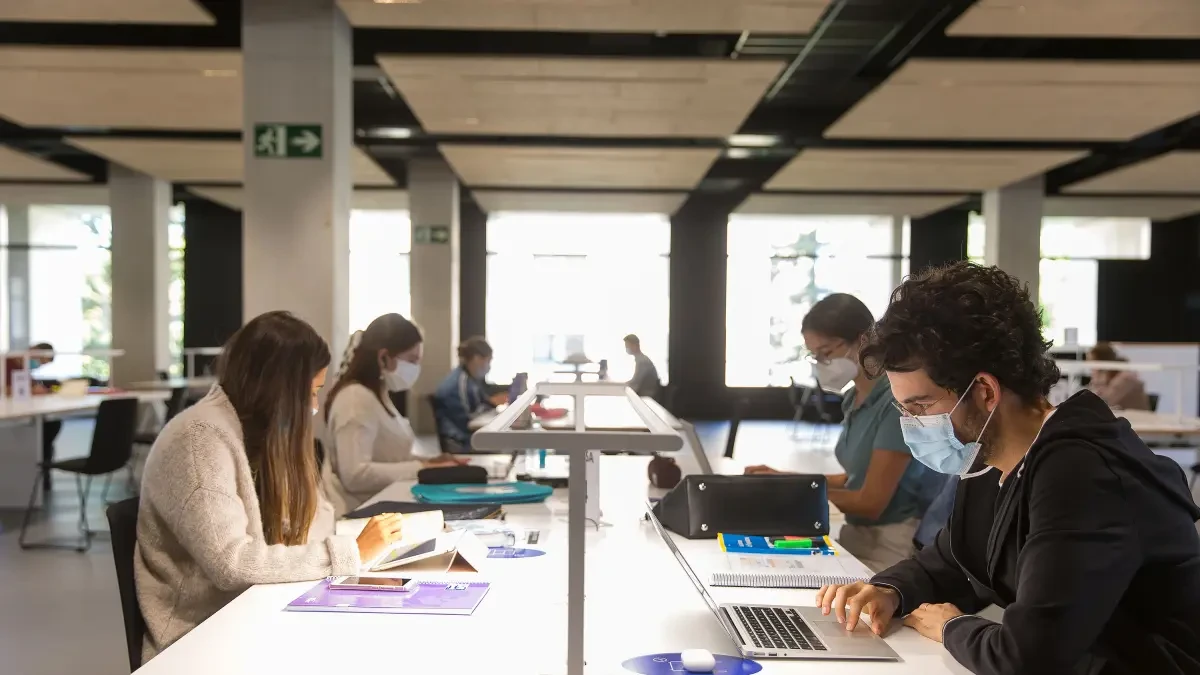 La Universidad de Navarra es la mejor valorada por sus propios estudiantes y la Miguel de Cervantes, la que peor