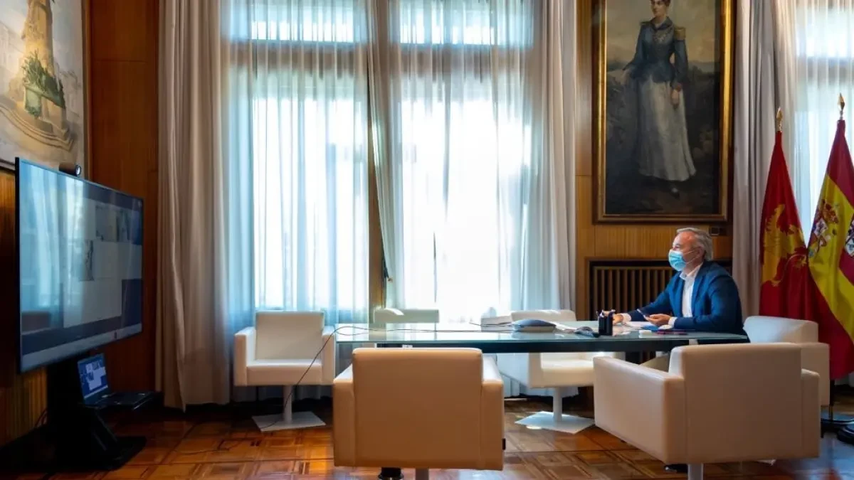 La FEMP rechaza el segundo decreto de Montero y reclama a Hacienda los 5.000 millones que eliminó y gastar sus ahorros