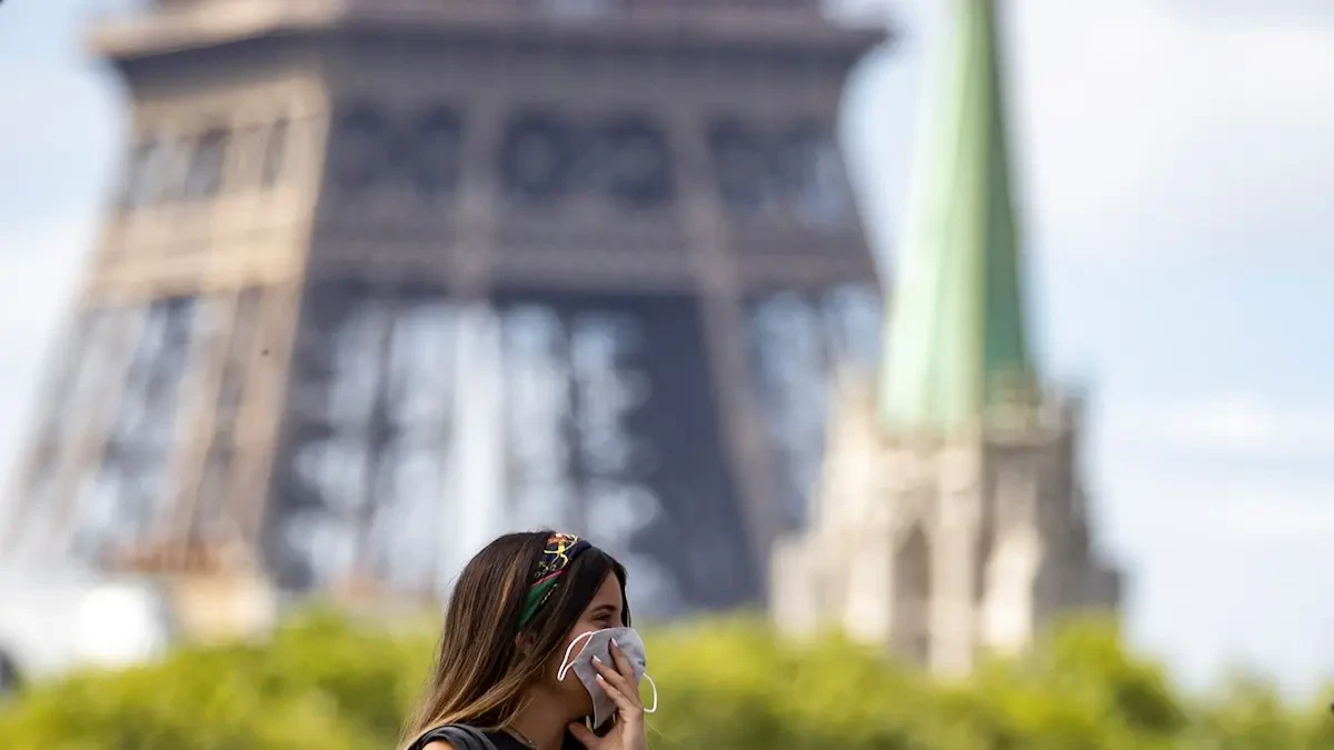 Francia vuelve al estado de emergencia este sábado e impone el toque de queda en París y otras ciudades