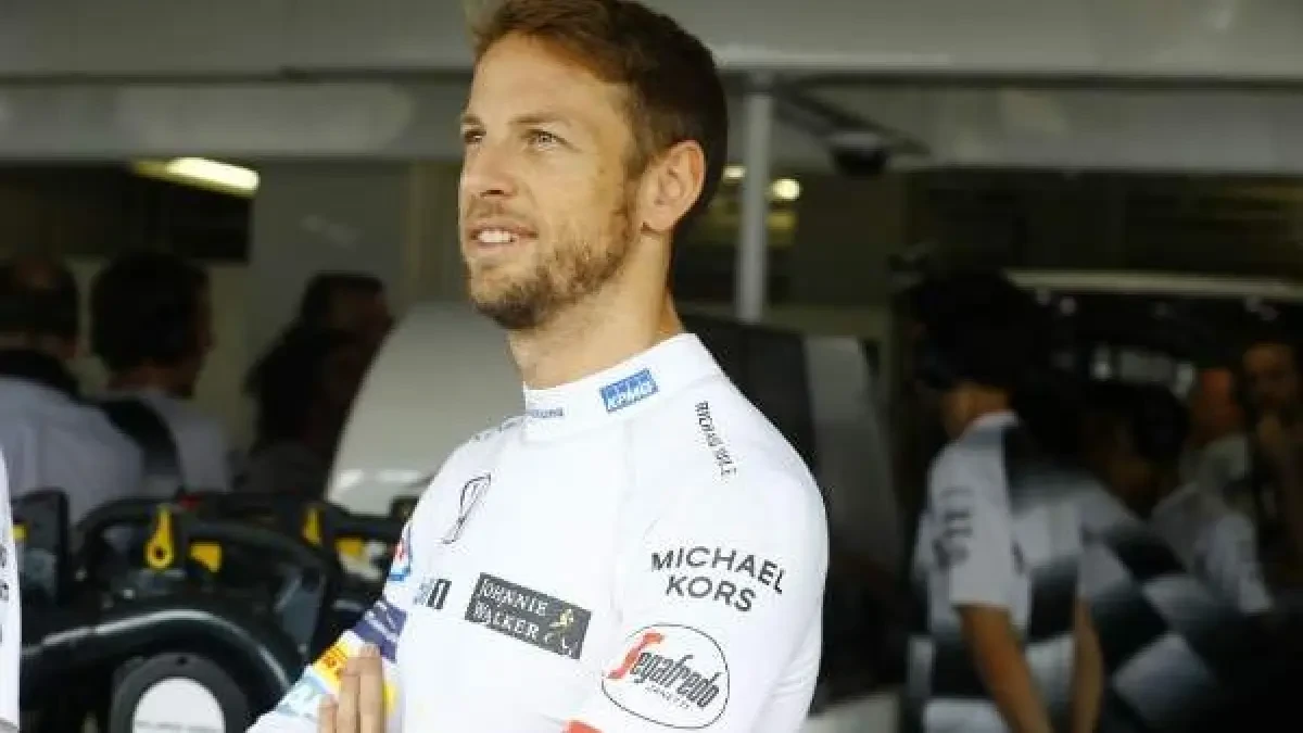 Jenson Button y Zak Brown estallan por la agresión de Corberi: 
