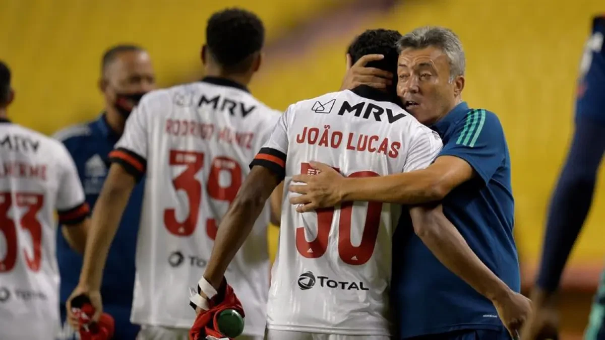 El técnico español Domènec Torrent y ocho jugadores más del Flamengo dan positivo en coronavirus