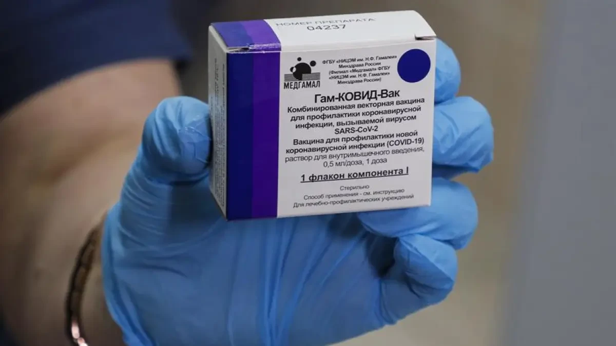Rusia contraataca a Pfizer con su Sputnik: anuncia que su vacuna contra la Covid-19 tiene una efectividad del 92%