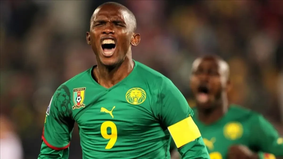 Eto'o destroza su coche contra un autobús en un fuerte accidente de tráfico en Camerún