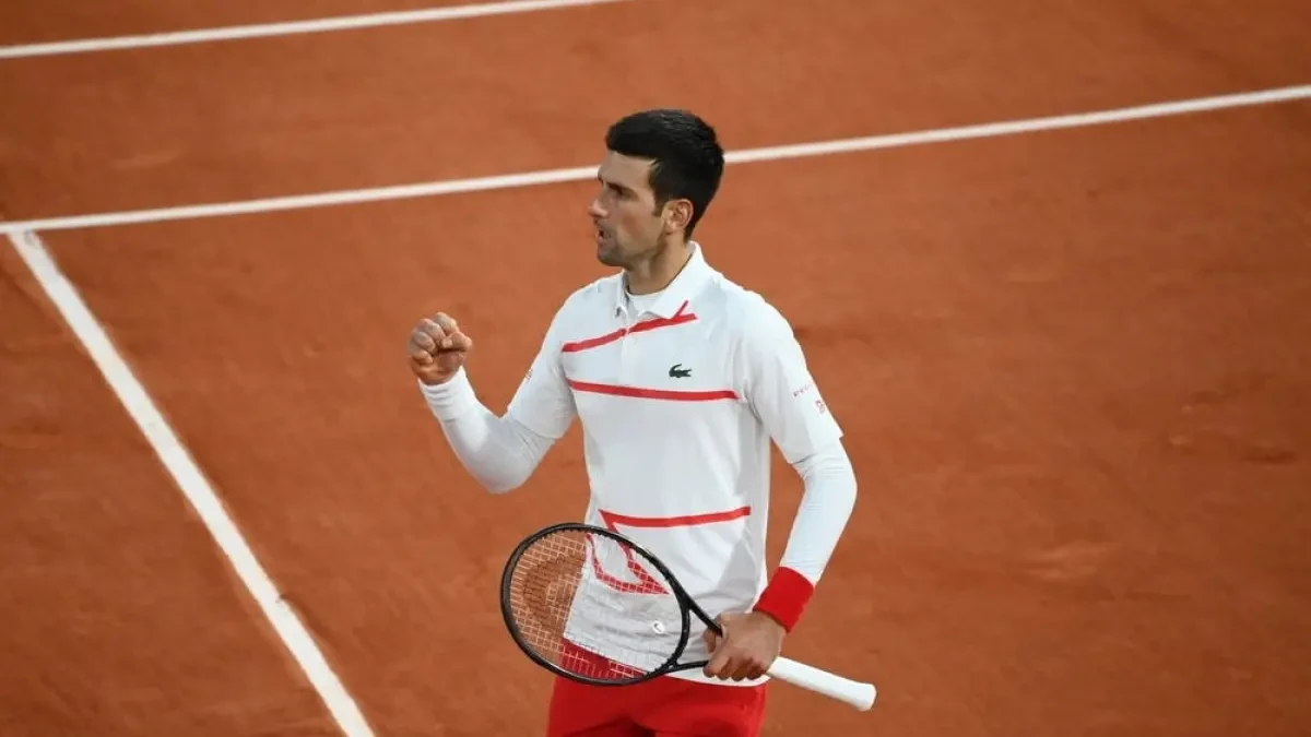 Djokovic acaba con la aventura de Carreño en Roland Garros y jugará con Tsitsipas en semifinales