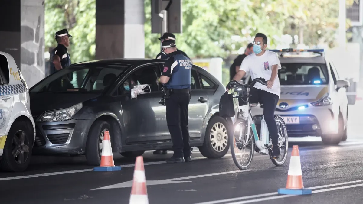 La Policía de Madrid podrá exigir a los vehículos contaminantes que vuelvan a pasar la ITV aunque la tengan en vigor