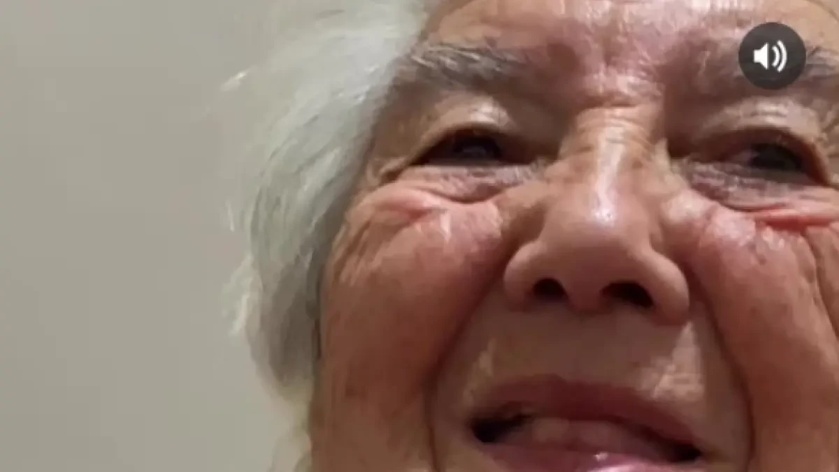 Una abuela 'gamer' toda una experta en 'Among Us' conquista a los 'tiktokeros'