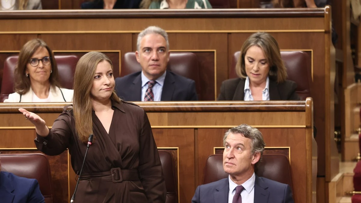 
                Ester Muñoz resume de manera demoledora el vergonzoso aplauso al primer fiscal general imputado en la historia de España
            