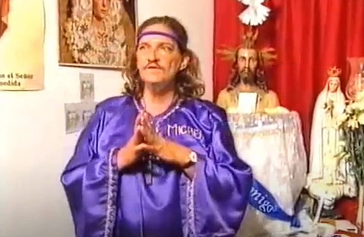 Muere Carlos Jesús, el vidente que decía venir de Raticulín y se hizo famoso con Alfonso Arús y ‘¡Al ataque!’