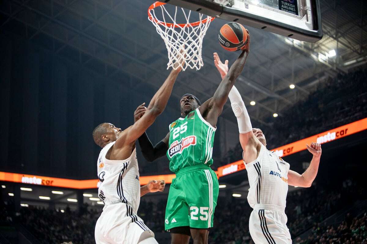 El Panathinaikos castiga a un Madrid que falla 23 triples