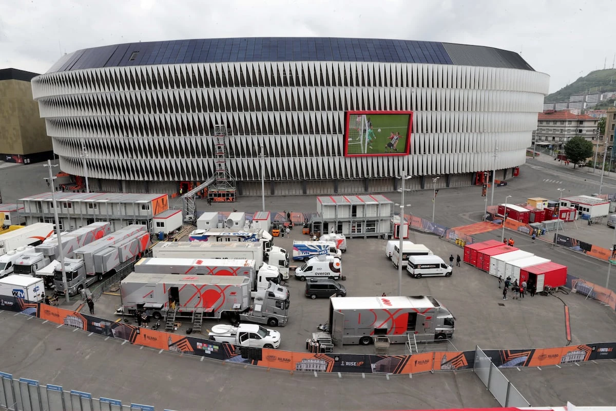Bilbao pone a prueba su capacidad para organizar grandes eventos: un vuelo cada tres minutos y habitaciones a más de 2000 euros