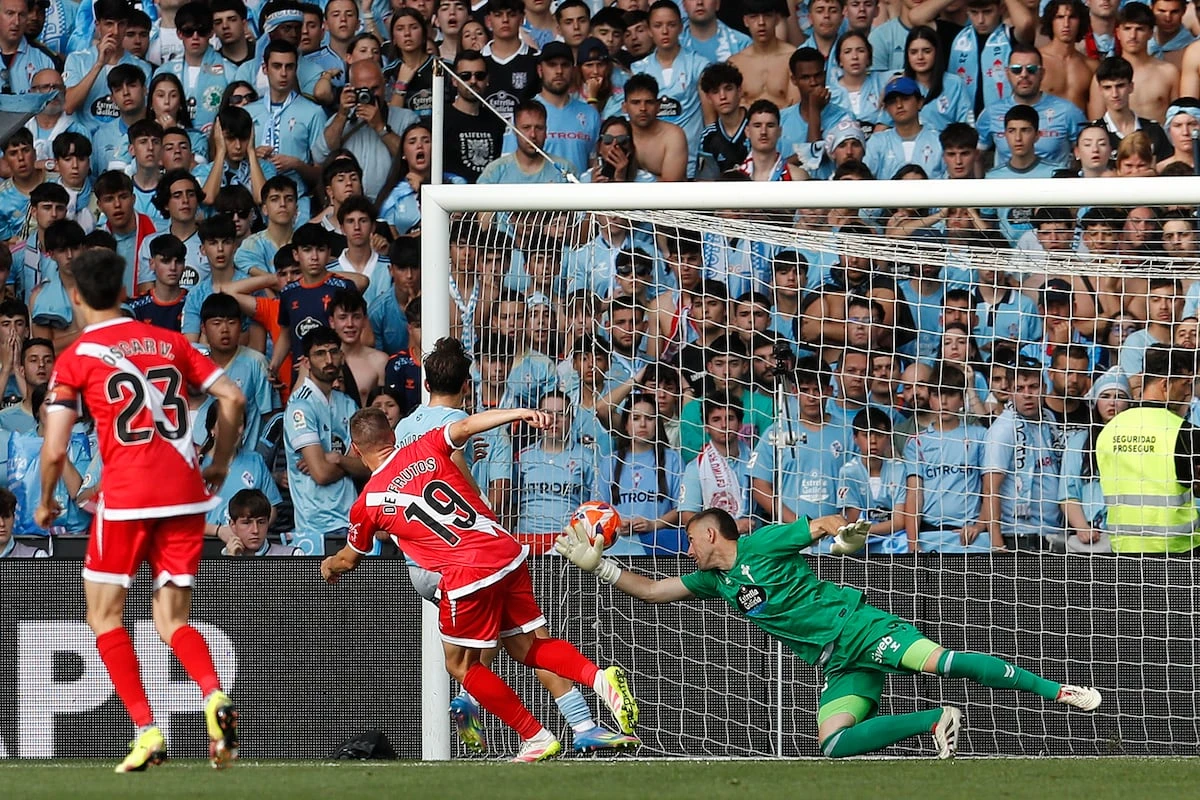 Celta y Rayo deberán esperar una semana por el pasaporte europeo