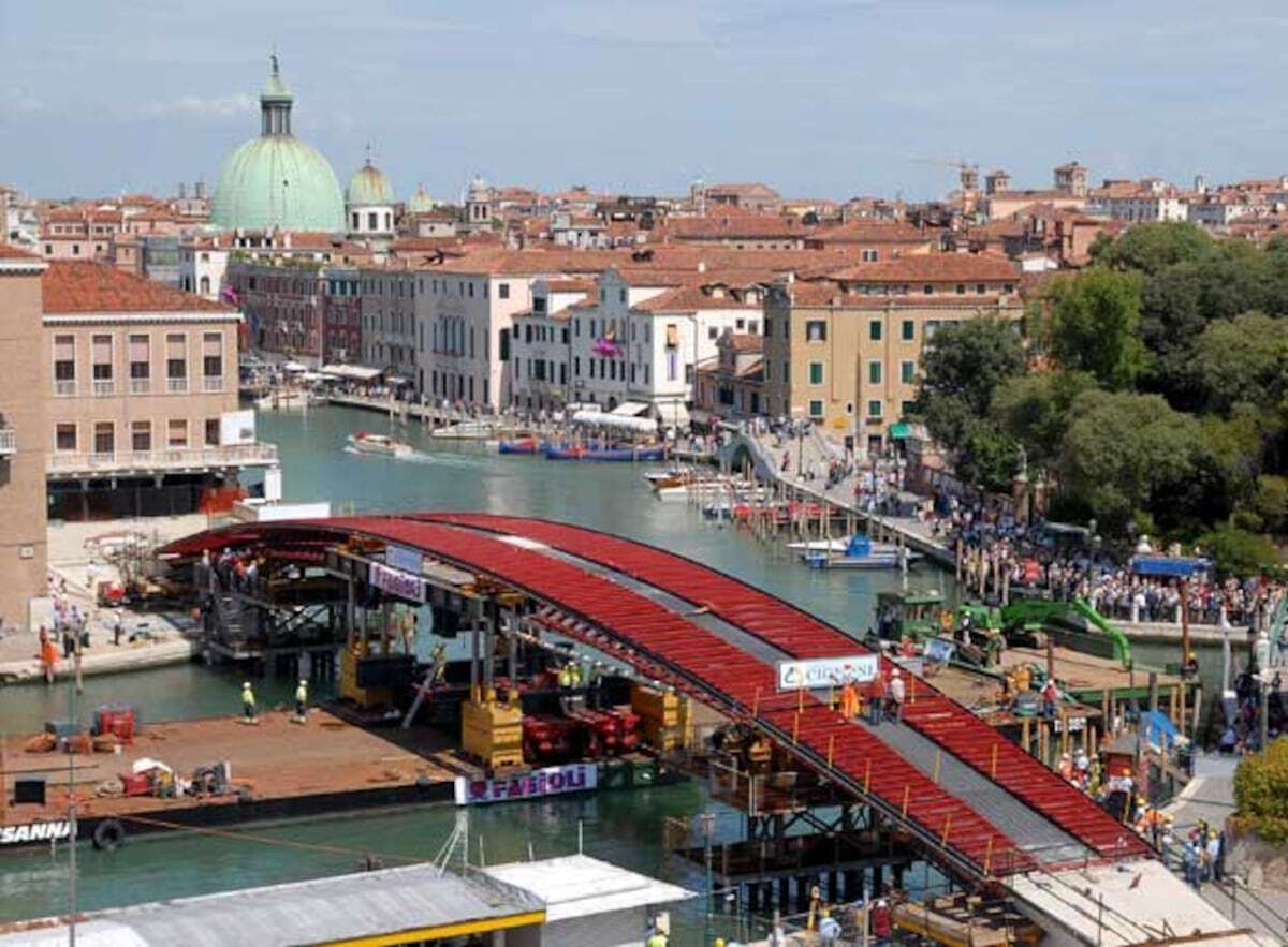 Venecia desmontará el polémico puente de vidrio de Calatrava para rehacerlo con otros materiales