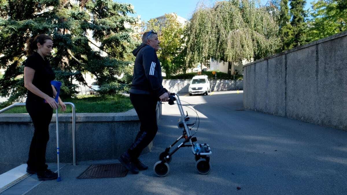 Dos lesionados medulares vuelven a caminar tras activar una zona del cerebro no relacionada con caminar