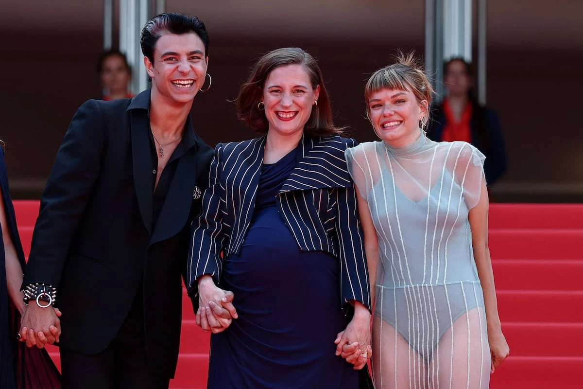 Carla Simón cierra en Cannes su trilogía familiar: “Romería’ nace de la frustración de no saber mucho sobre mis padres”