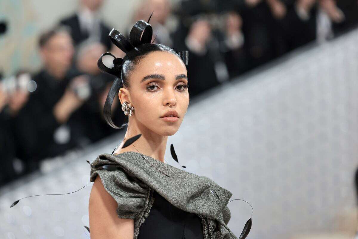 El Reino Unido revoca la prohibición del anuncio de la cantante FKA Twigs en el que la consideraba “excesivamente sexualizada”