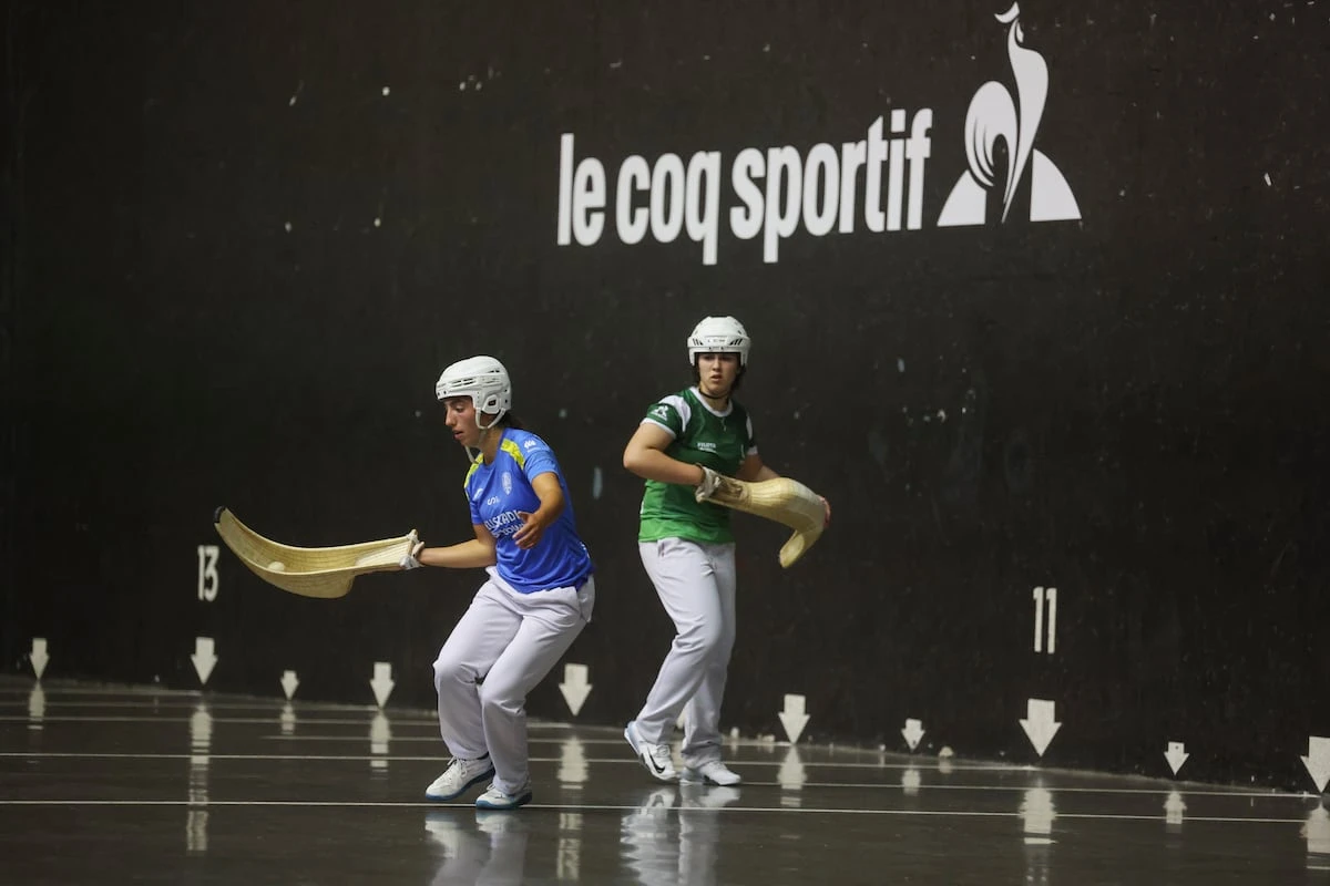 España gana a Euskadi en su primer partido oficial de cesta punta