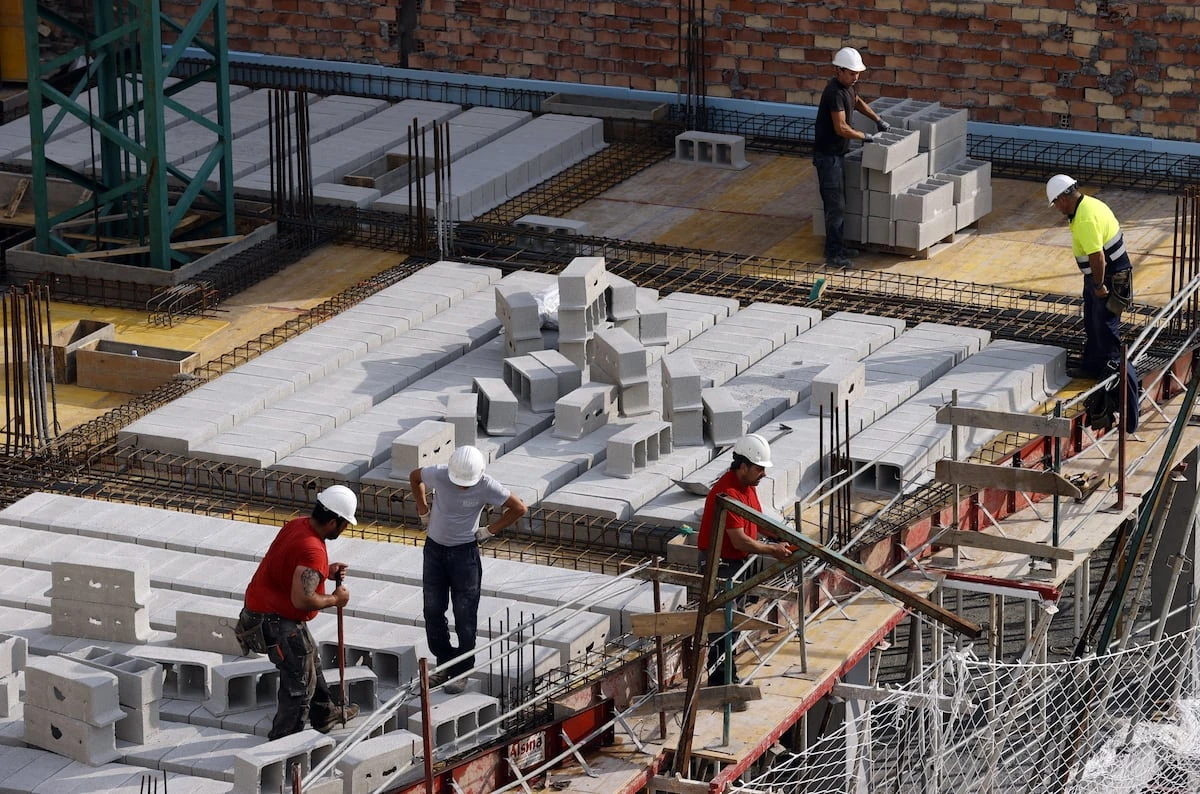 Los trabajadores de la construcción exigen a la patronal que apoye anticipar la jubilación y se manifestarán ante la Seguridad Social