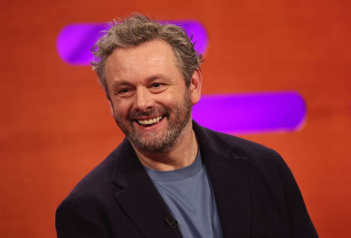 El actor Michael Sheen libera a 900 personas de sus deudas