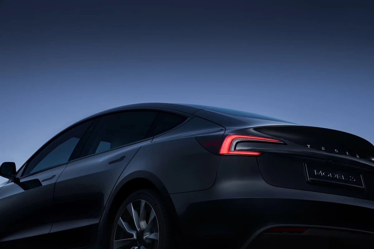 Tesla recupera terreno en España tras un gran agosto, pero Kia adelanta al Model Y como la segunda opción eléctrica