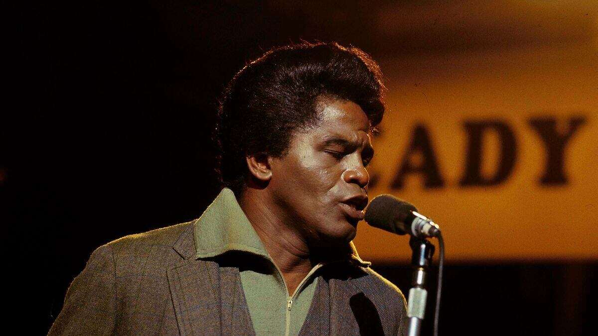 Luces y sombras de la caótica vida de James Brown: inmenso músico, pionero de los derechos civiles y esposo maltratador