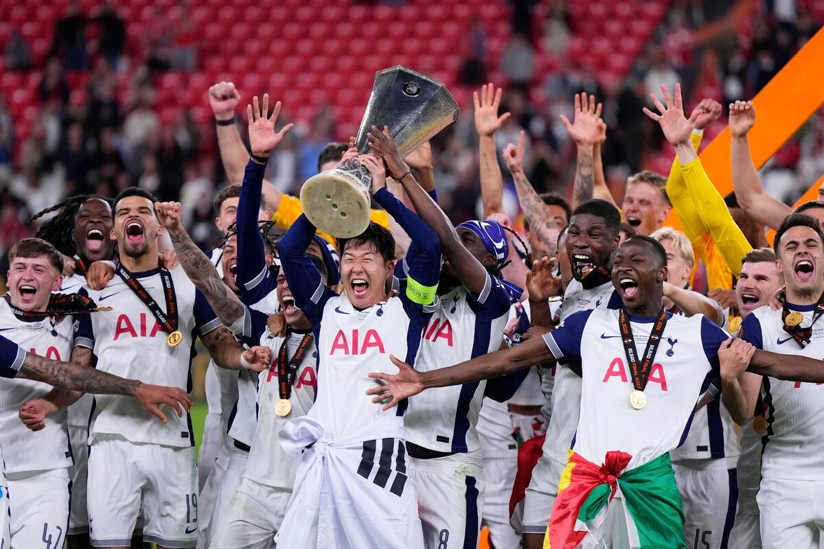 El Tottenham salva el año al ganar la Liga Europa en un partido infame