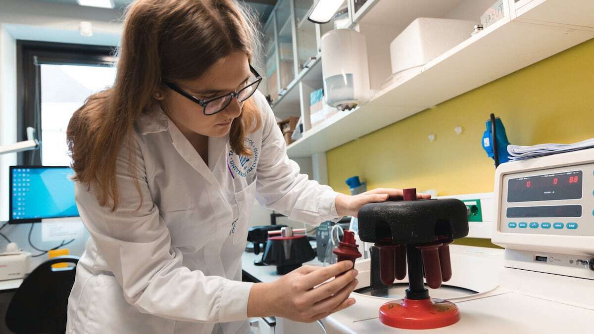 Del laboratorio a la salud de los recién nacidos: estas pruebas genéticas son una nueva esperanza