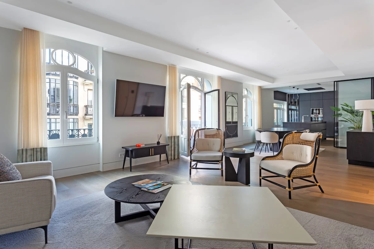 El lujo de alquilar junto al Museo del Prado: 14.160 euros al mes por un piso de tres habitaciones