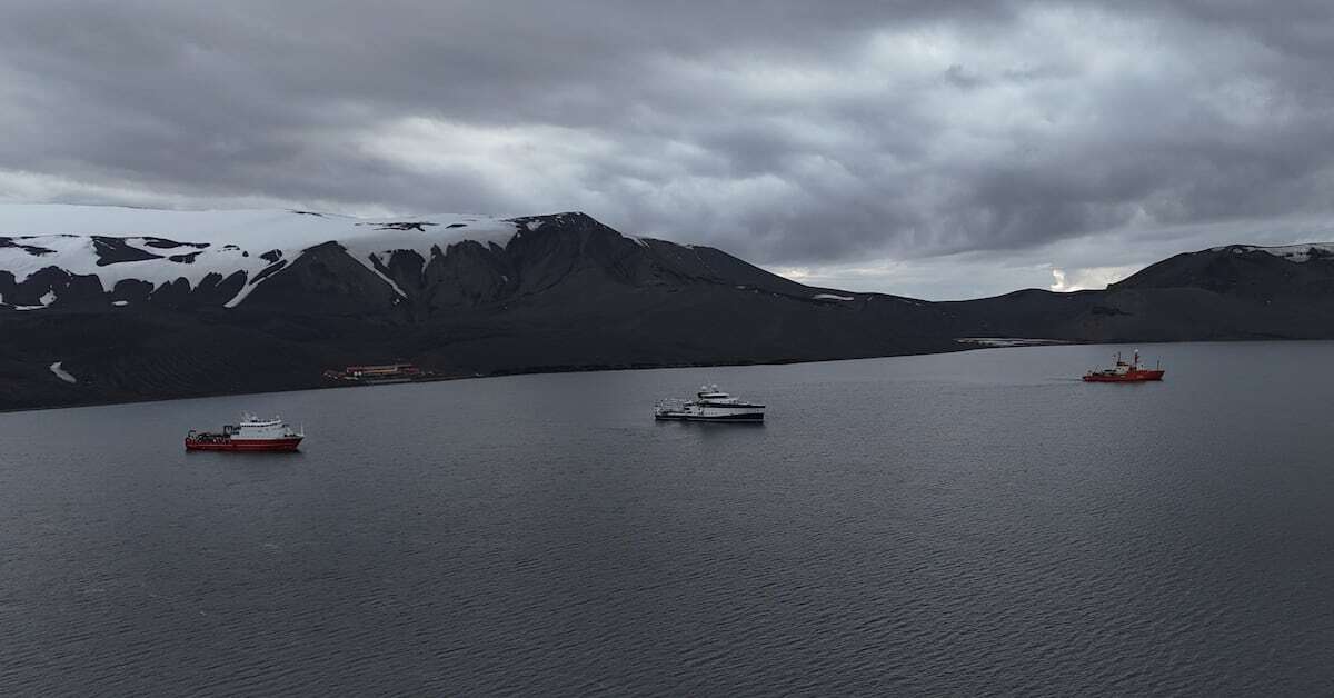 Tres buques oceanográficos españoles coinciden en aguas de la Antártida por primera vez