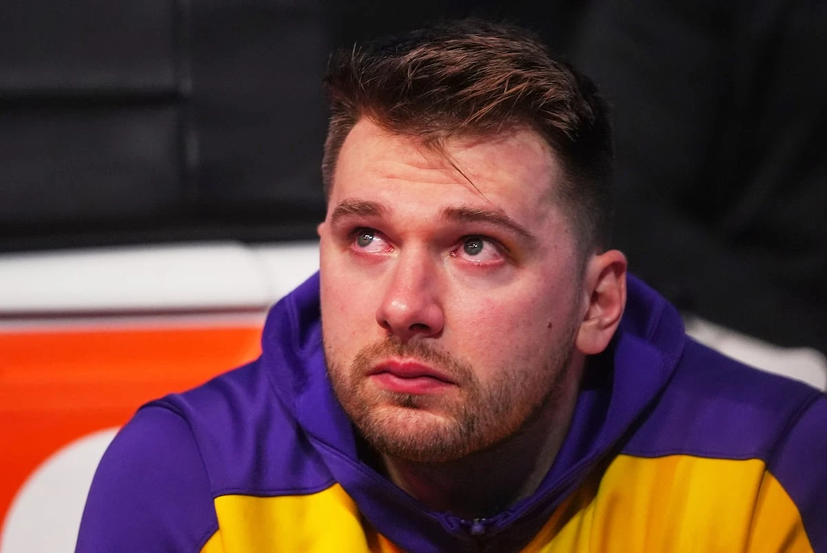 Luka Dončić anota 45 puntos en una emotiva victoria de los Lakers en Dallas