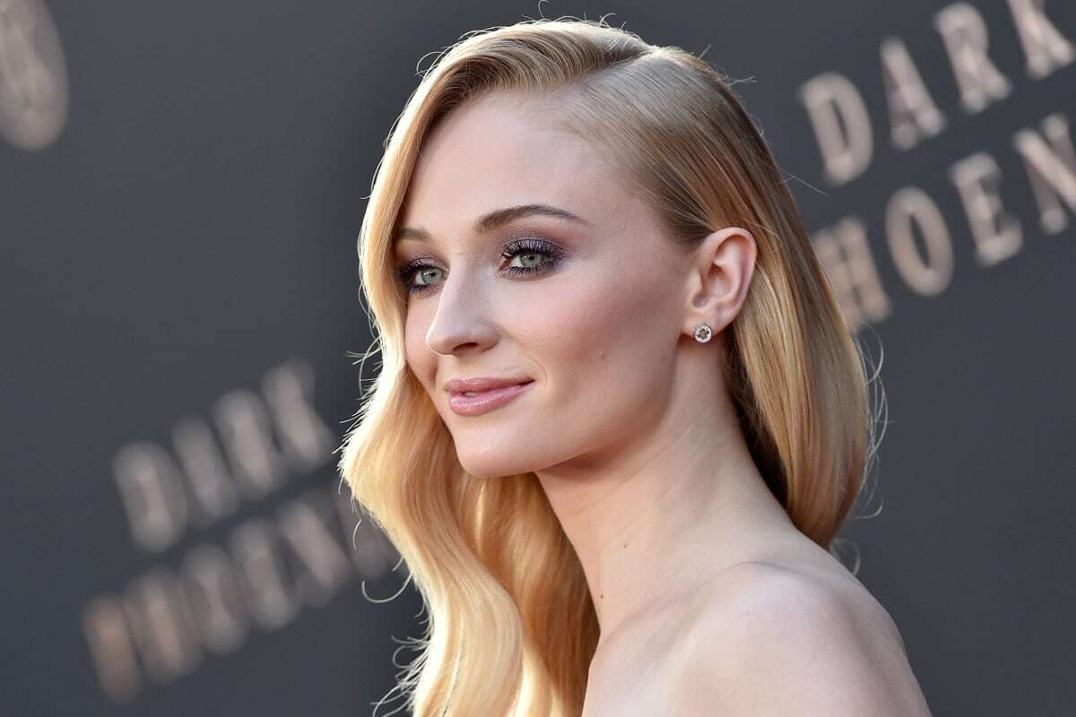 Sophie Turner se sincera tras su complejo divorcio: no es una fiestera, odiaba ser una “groupie” de los Jonas y Taylor Swift la salvó