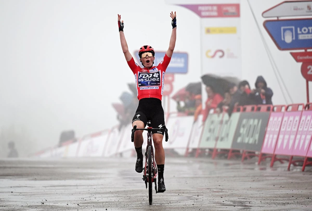 Demi Vollering, ganadora en la etapa definitiva y campeona de la Vuelta