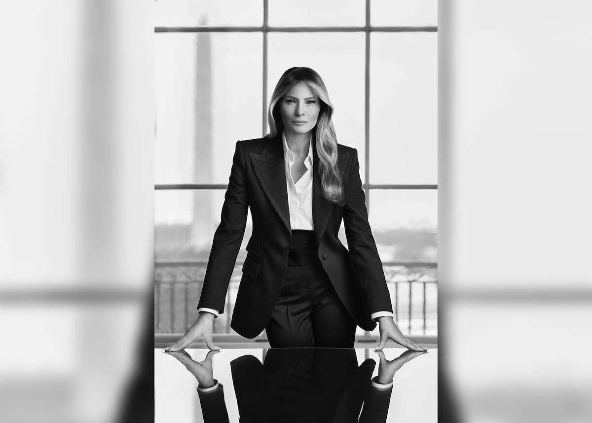 Melania Trump publica su retrato oficial como primera dama: blanco y negro, Washington de fondo y ‘look’ profesional