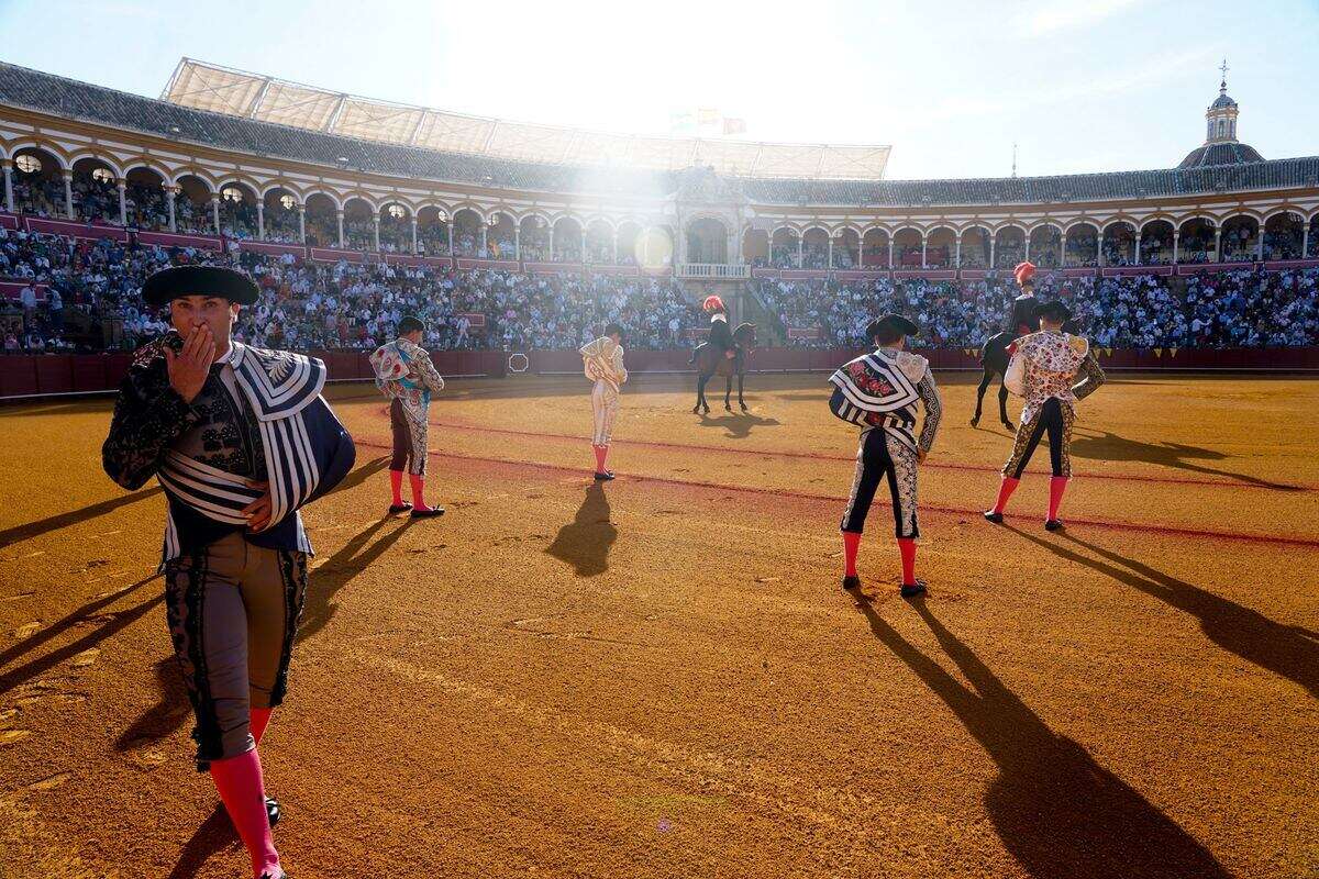 La Feria de Abril, entre los carteles ‘remataos’, el ombliguismo sevillano y la tradición de San Miguel