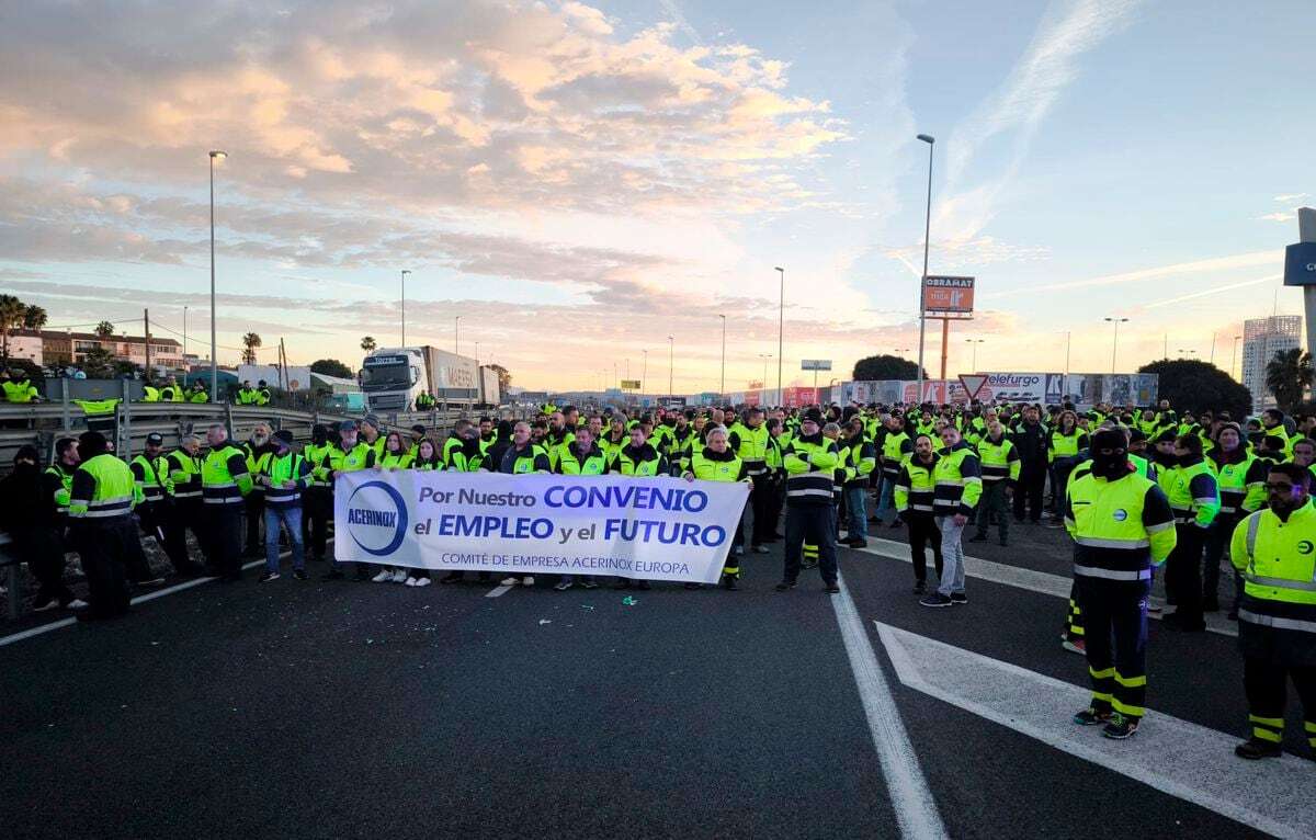 Acerinox se abraza al acero futurista mientras trata de sofocar la crisis en Cádiz