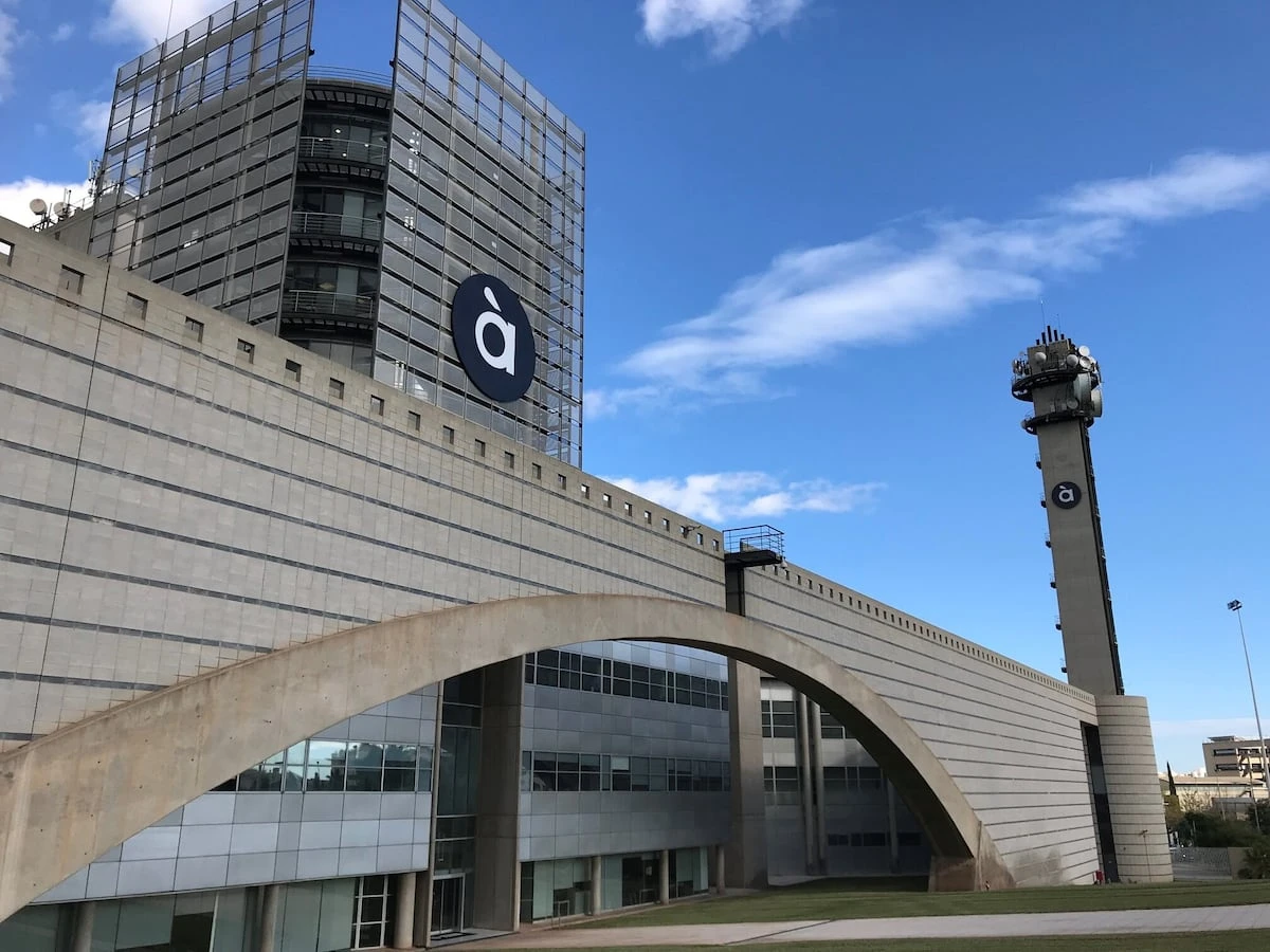 La televisión pública valenciana destituye al director de Informativos durante la dana
