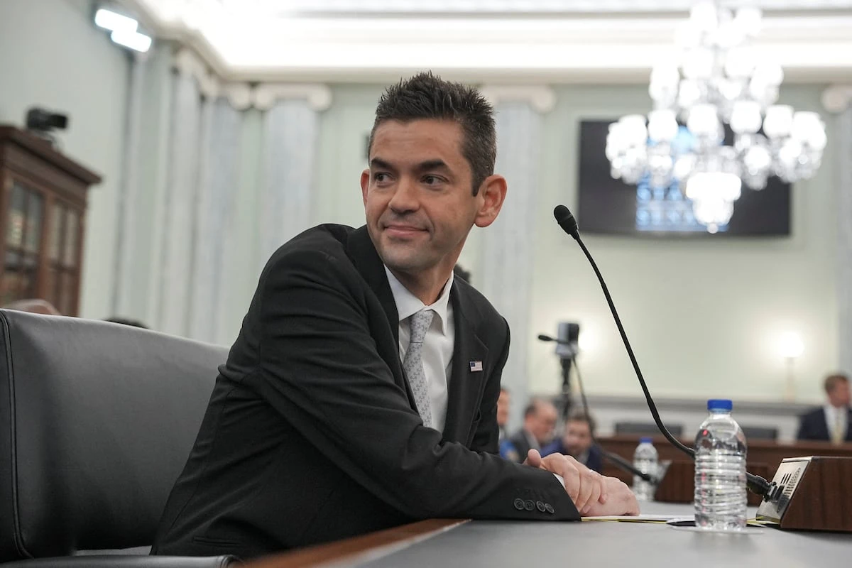 Jared Isaacman promete que EE UU pisará la Luna antes que China en su examen para dirigir la NASA