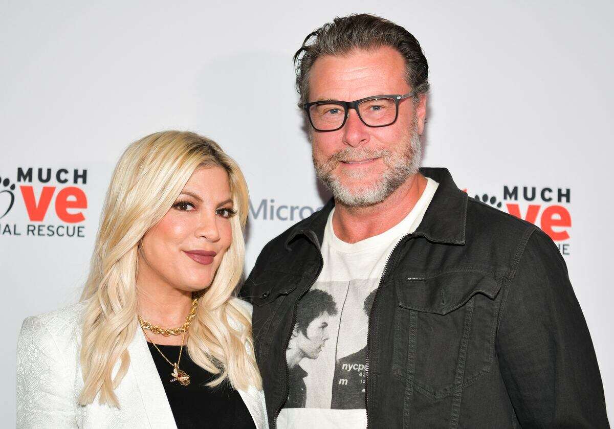 Tori Spelling anuncia su divorcio en su pódcast tras 18 años de matrimonio alegando que el amor le duró cuatro meses