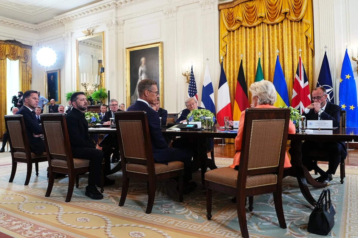 Merz y Macron insisten ante Trump en la “necesidad” de un alto el fuego como requisito para negociar la paz en Ucrania