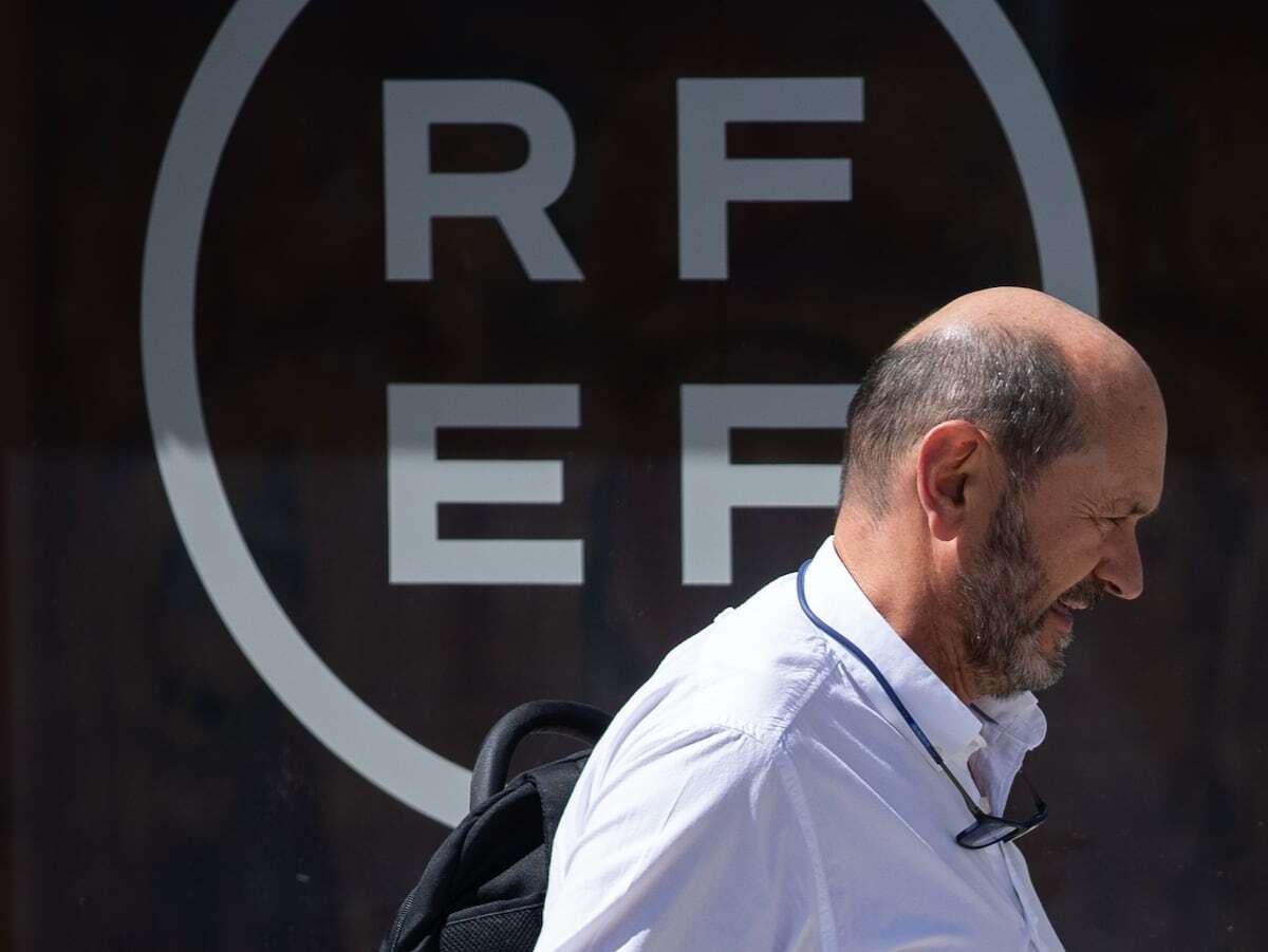 Cincuenta y cinco asambleístas del fútbol español avalan la candidatura a la presidencia de la RFEF de Rafael Louzán, condenado por prevaricación