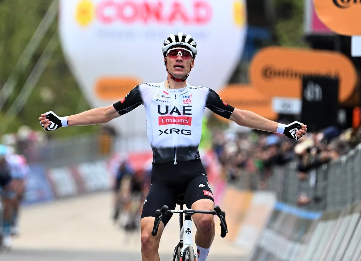 Juan Ayuso vence en la séptima etapa del Giro de Italia tras un espectacular ataque en el último kilómetro