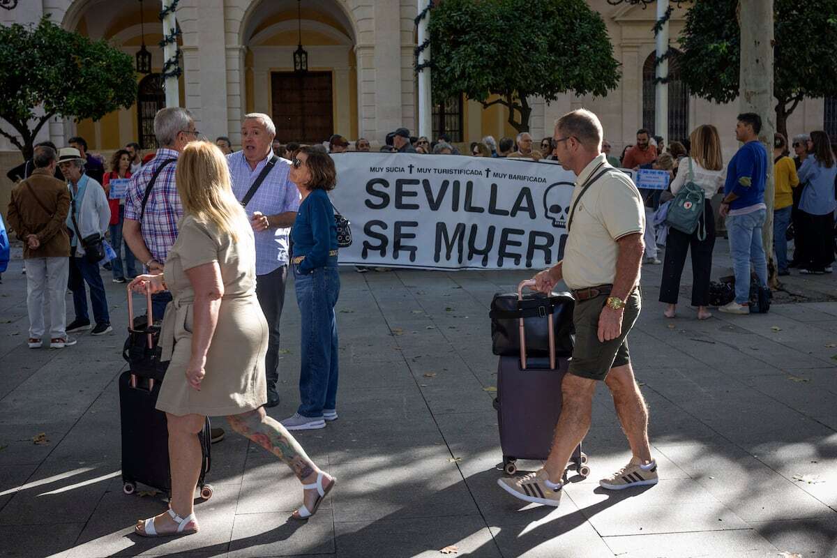 Sevilla limita los pisos turísticos con la oposición de los vecinos que consideran que el problema se extenderá al resto de los barrios