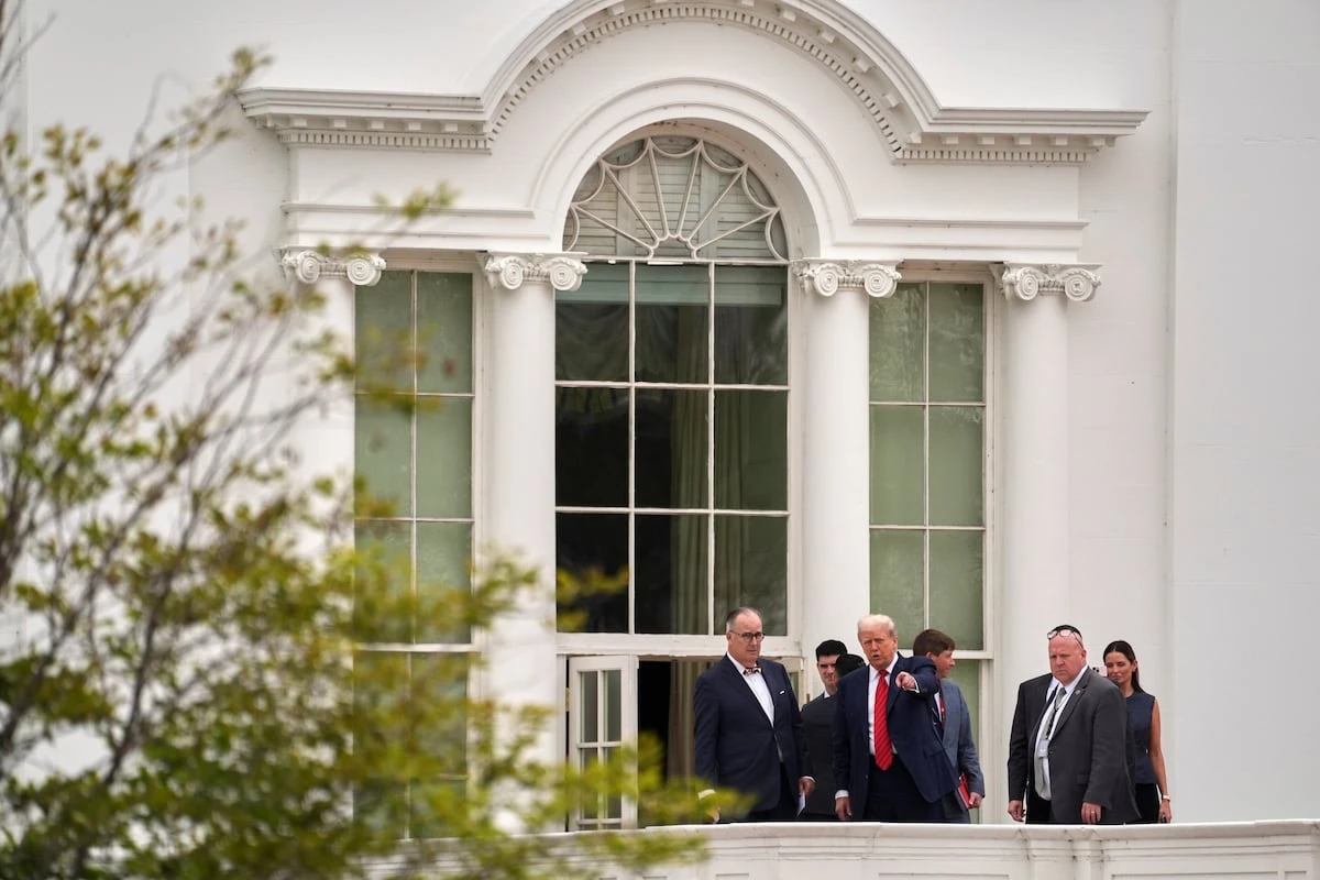 Trump amenaza a la UE con aranceles del 35% si no invierte 600.000 millones de dólares en Estados Unidos
