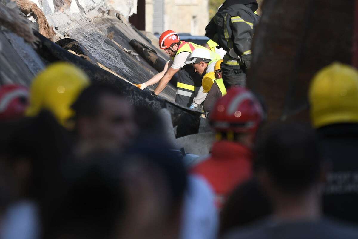 Al menos ocho muertos en Serbia por el derrumbe del techo en una estación de tren