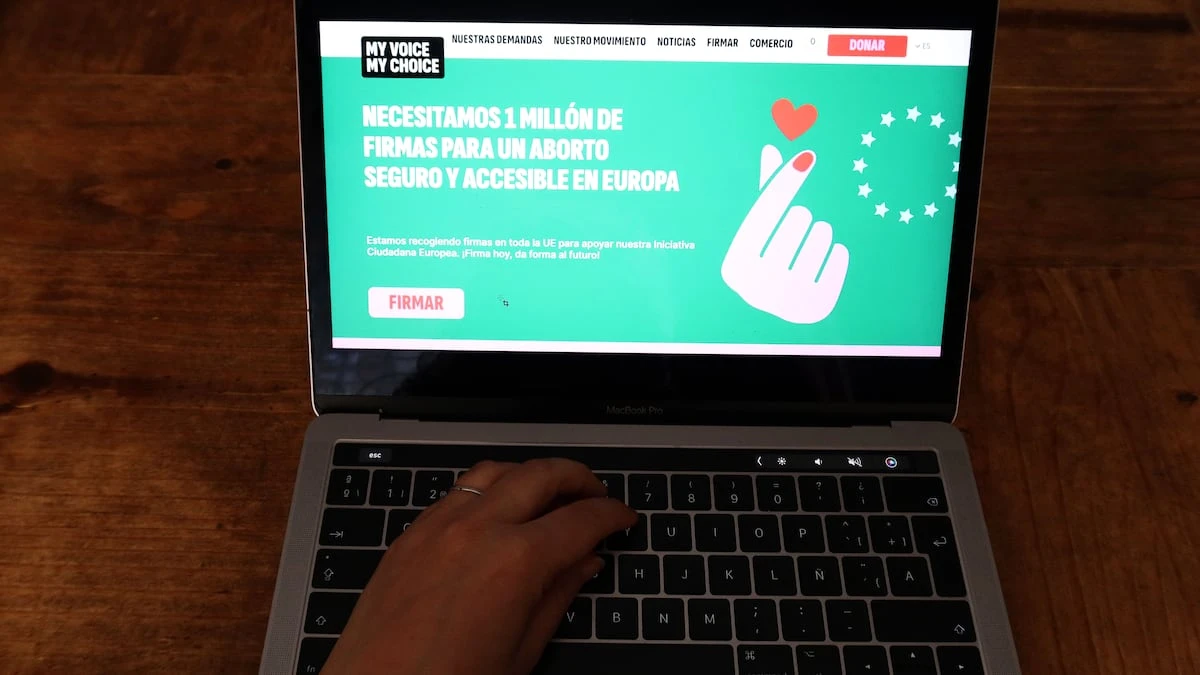 La campaña ‘Mi voz, mi decisión’ supera el millón de firmas a favor del aborto seguro en Europa