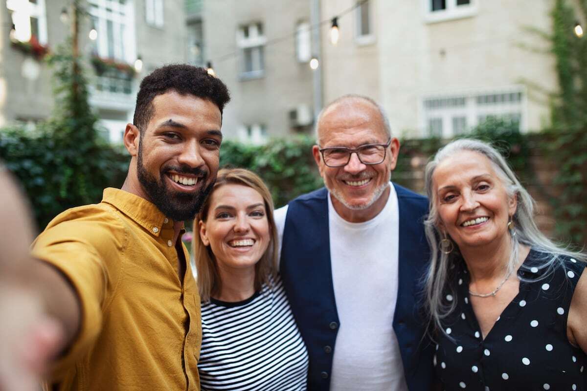 Cómo plantear el primer encuentro con los suegros (y que resulte satisfactorio)