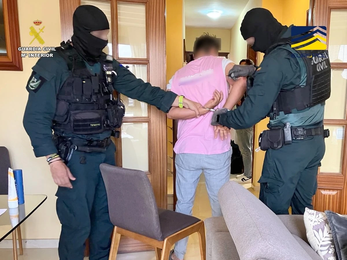La Guardia Civil desarticula una organización que estafó 460 millones a 5.000 personas en 30 países mediante criptodivisas