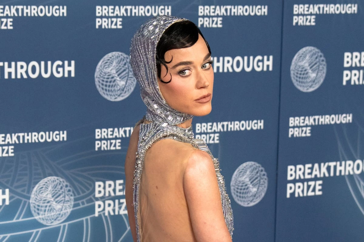 Katy Perry, sobre los comentarios de sus ‘haters’: “Cuando el mundo intenta convertirte en una piñata, lo tomo con elegancia y les mando amor”