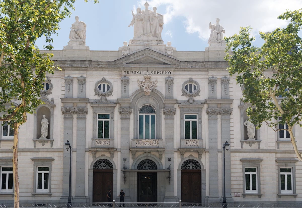 El Supremo avala que noches y festivos son parte del salario de los funcionarios a turnos de permiso o baja